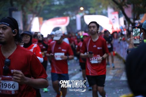Race photo from ONE RUN 10 K