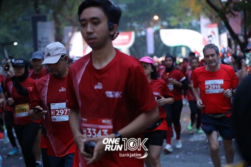 Race photo from ONE RUN 10 K