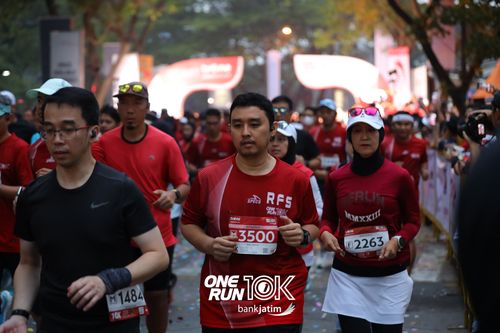 Race photo from ONE RUN 10 K