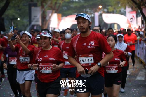 Race photo from ONE RUN 10 K