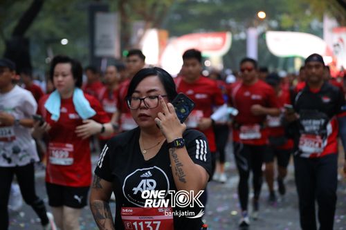 Race photo from ONE RUN 10 K