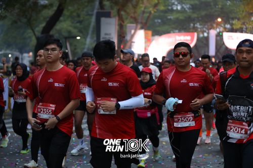 Race photo from ONE RUN 10 K