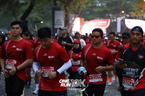 Race photo from ONE RUN 10 K