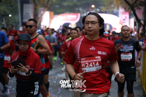 Race photo from ONE RUN 10 K