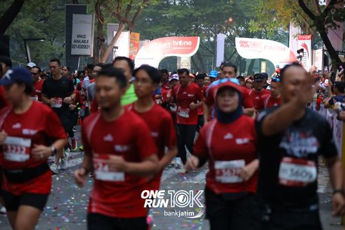 Race photo from ONE RUN 10 K