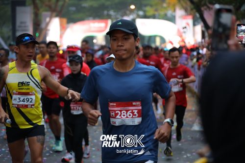 Race photo from ONE RUN 10 K