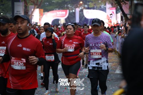 Race photo from ONE RUN 10 K