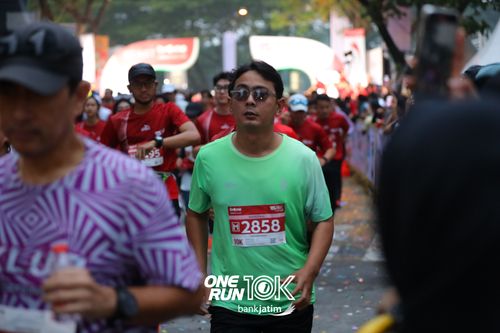 Race photo from ONE RUN 10 K
