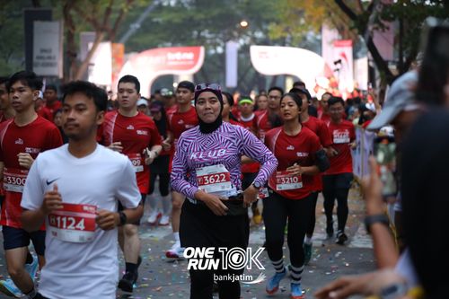 Race photo from ONE RUN 10 K