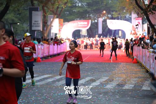 Race photo from ONE RUN 10 K