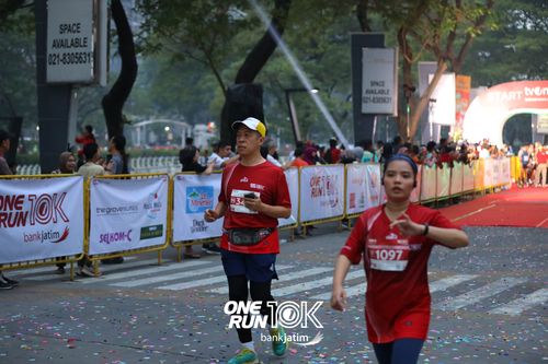Race photo from ONE RUN 10 K