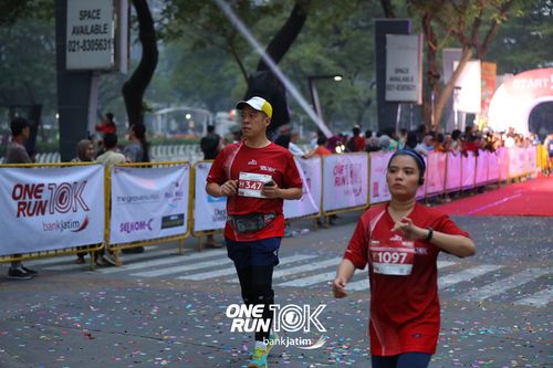Race photo from ONE RUN 10 K