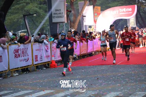Race photo from ONE RUN 10 K
