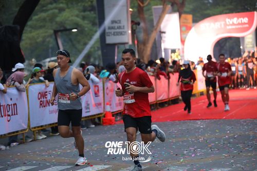 Race photo from ONE RUN 10 K