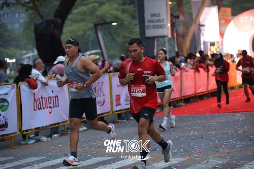 Race photo from ONE RUN 10 K