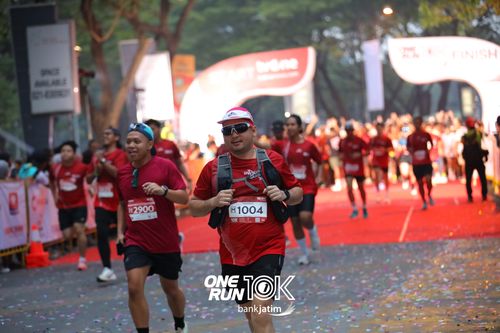 Race photo from ONE RUN 10 K