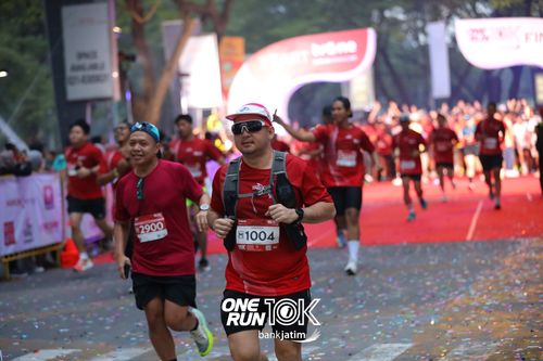 Race photo from ONE RUN 10 K