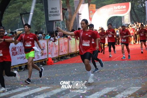 Race photo from ONE RUN 10 K