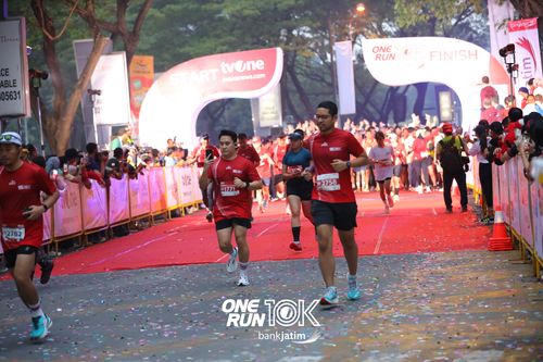 Race photo from ONE RUN 10 K