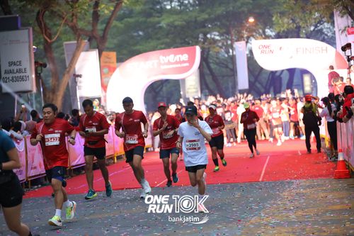 Race photo from ONE RUN 10 K