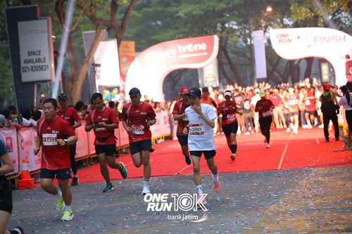 Race photo from ONE RUN 10 K