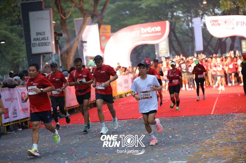 Race photo from ONE RUN 10 K