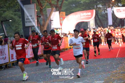 Race photo from ONE RUN 10 K