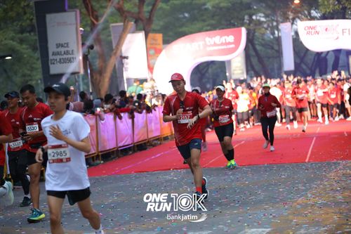 Race photo from ONE RUN 10 K