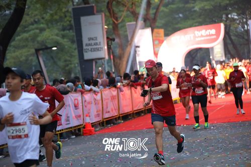 Race photo from ONE RUN 10 K