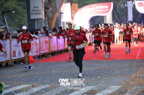 Race photo from ONE RUN 10 K