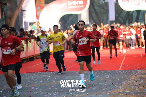 Race photo from ONE RUN 10 K