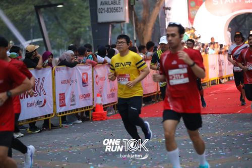 Race photo from ONE RUN 10 K
