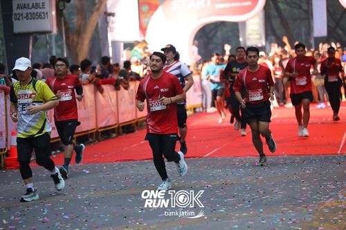 Race photo from ONE RUN 10 K