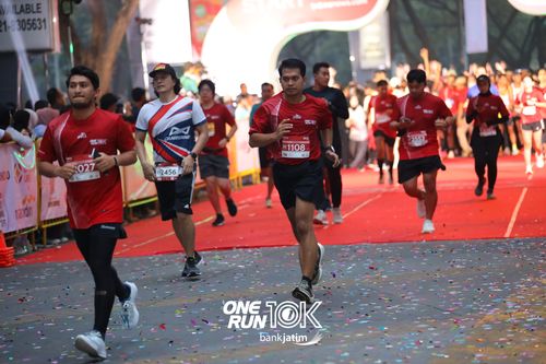 Race photo from ONE RUN 10 K