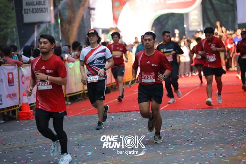 Race photo from ONE RUN 10 K