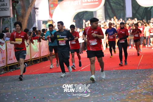 Race photo from ONE RUN 10 K