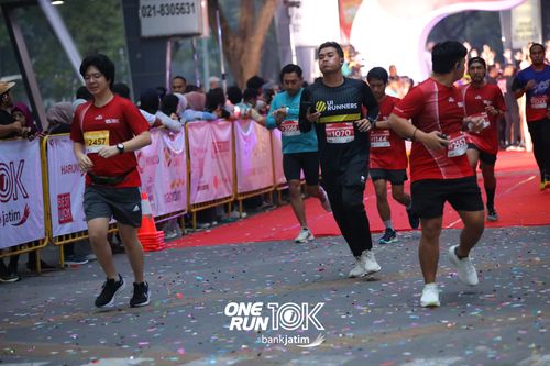 Race photo from ONE RUN 10 K
