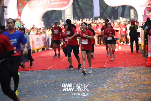 Race photo from ONE RUN 10 K