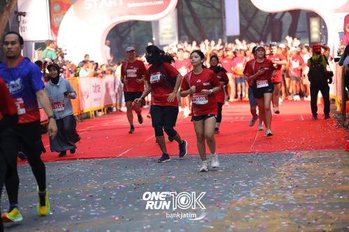 Race photo from ONE RUN 10 K