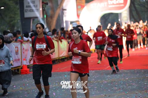 Race photo from ONE RUN 10 K