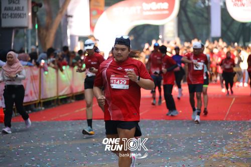Race photo from ONE RUN 10 K
