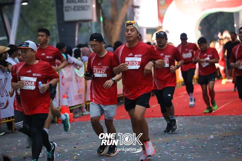 Race photo from ONE RUN 10 K