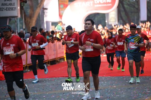 Race photo from ONE RUN 10 K