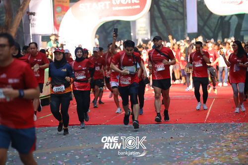 Race photo from ONE RUN 10 K