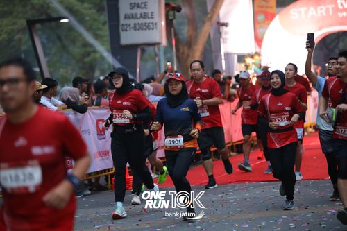 Race photo from ONE RUN 10 K