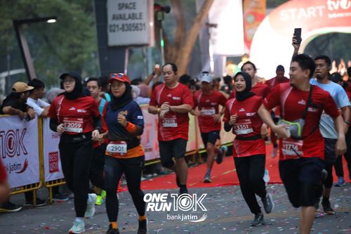 Race photo from ONE RUN 10 K