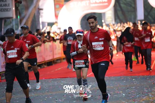 Race photo from ONE RUN 10 K