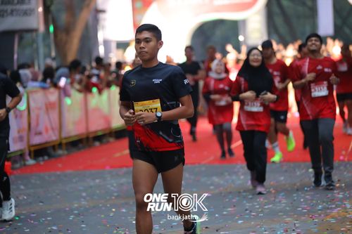 Race photo from ONE RUN 10 K