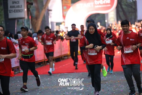 Race photo from ONE RUN 10 K