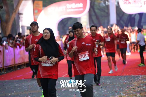Race photo from ONE RUN 10 K